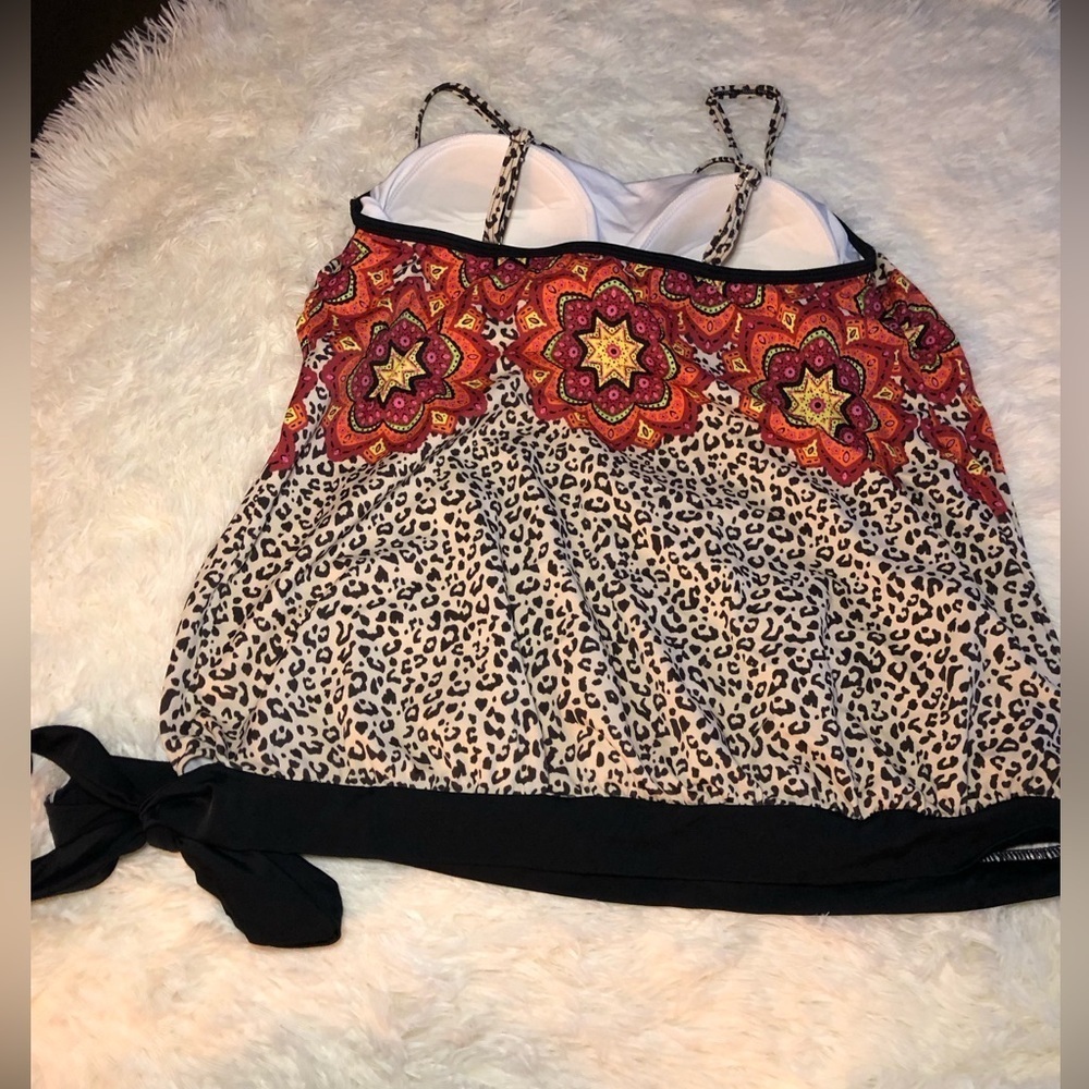 VENUS Floral and Leopard Print Women's Swim Top size 12 NWOT - Picture 7 of 12